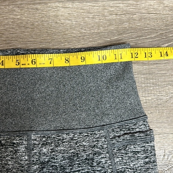 NEW Athleta Women’s Exhale Stash Pocket Heel Tight Leggings Spacedye Gray Sz XSP - Picture 10 of 14